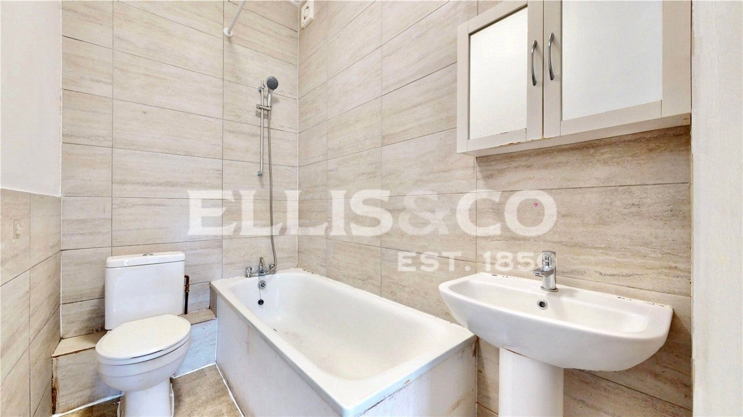 Flat Ranelagh Road in Greater London