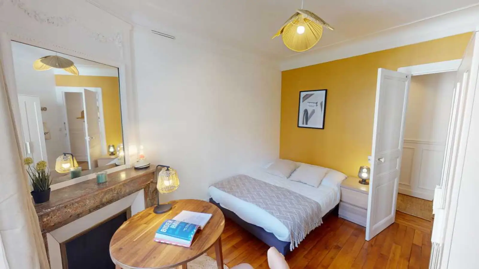Room Rue Ferdinand Fabre in Paris