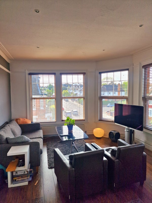 Room Alexandra Park Road in Greater London