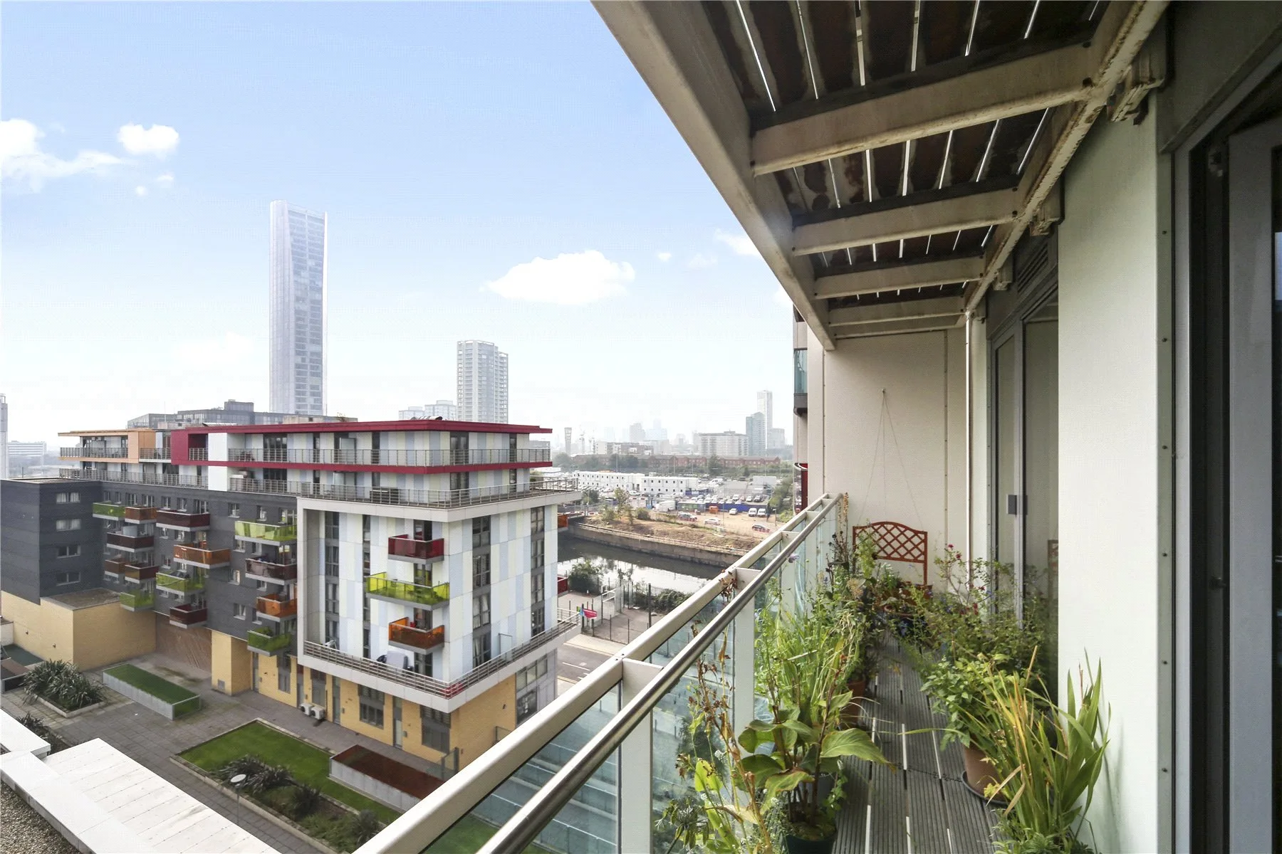 Flat Warton Road in Greater London