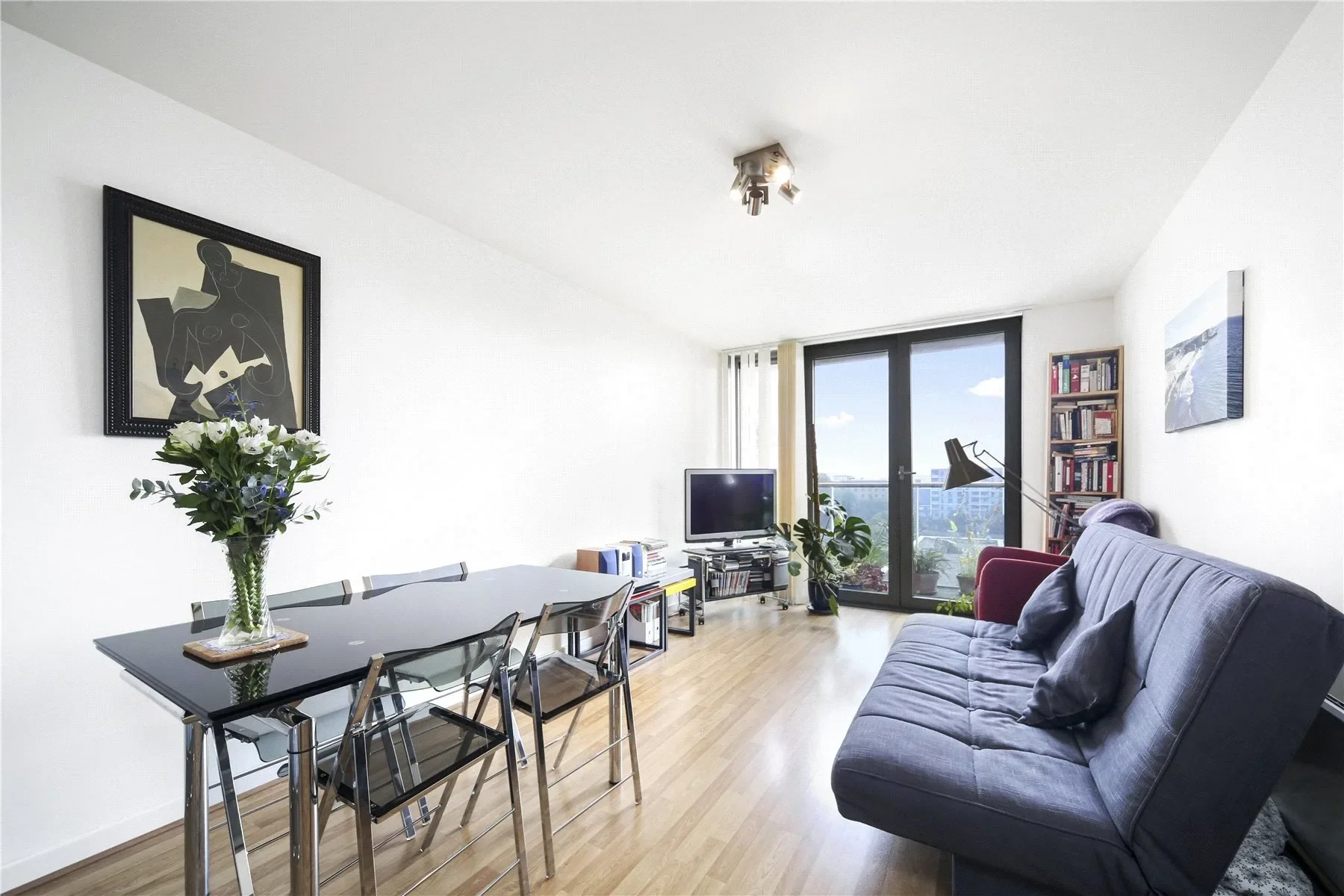 Flat Warton Road in Greater London