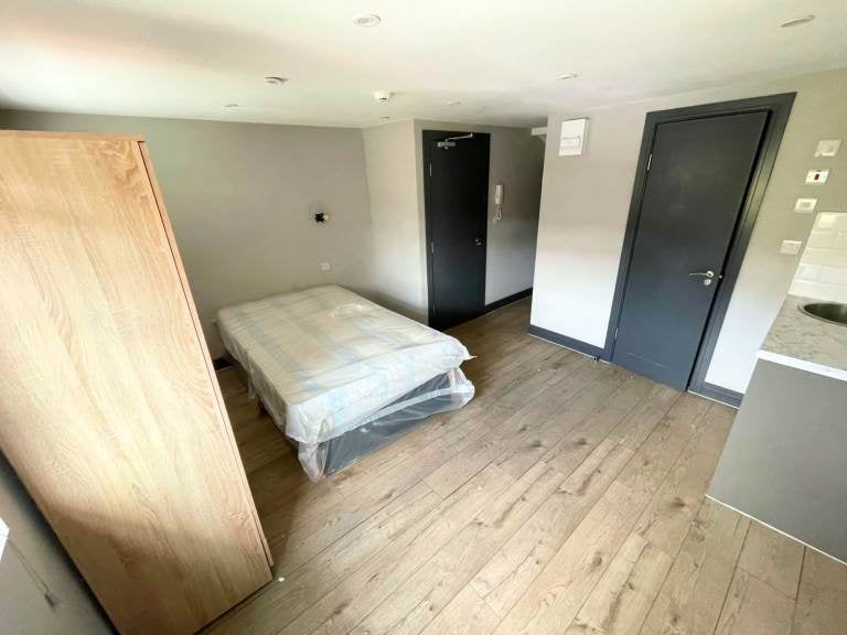 Flat Bledlow Close in Greater London