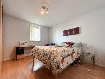 Flat Elmwood Lane in Leeds
