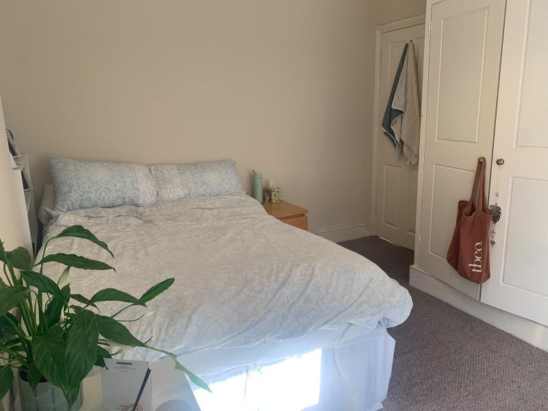 Room Ingelow Road in Greater London
