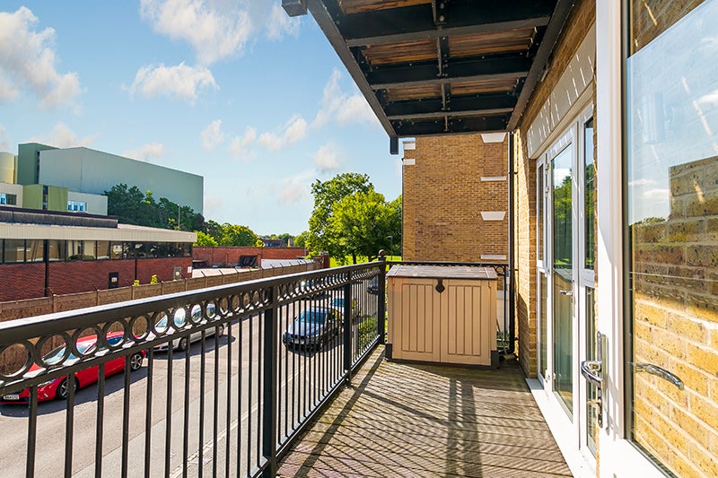 Flat Wadham Mews in Greater London