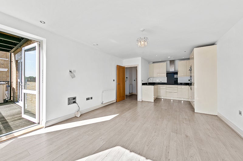 Flat Wadham Mews in Greater London