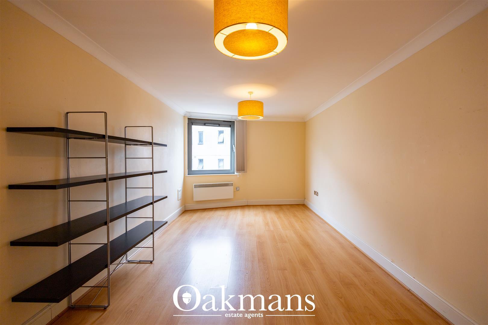 Flat Cawdor Crescent in Birmingham