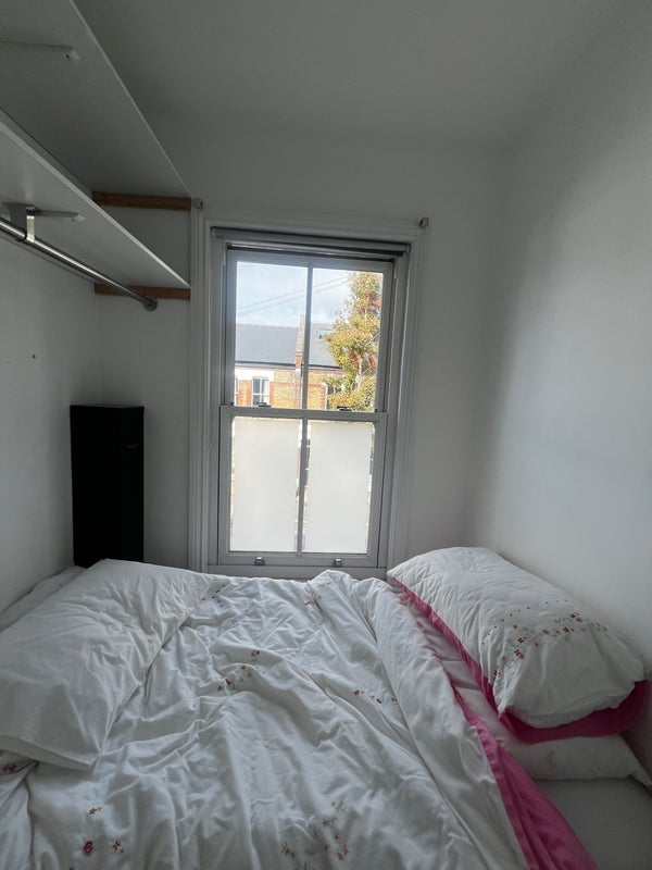 Room Goldsboro' Road in Greater London