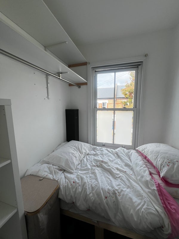 Room Goldsboro' Road in Greater London