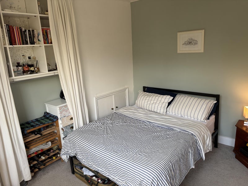 Room Minster Road in Greater London