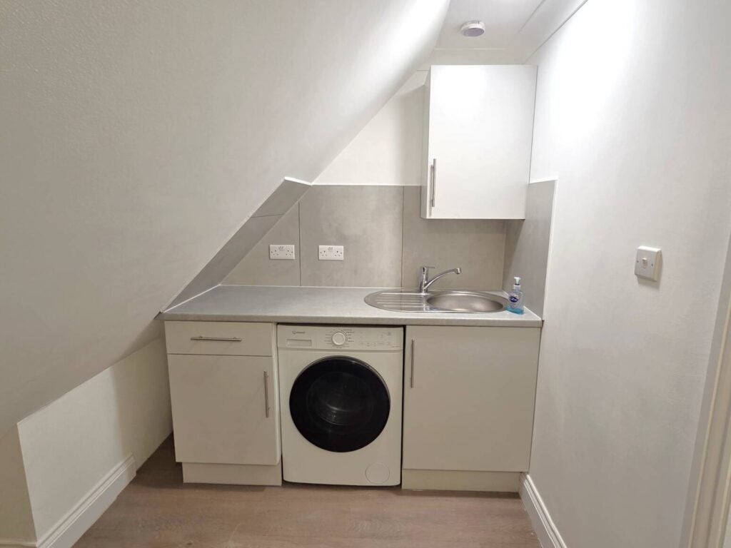Flat Mostyn Avenue in Greater London