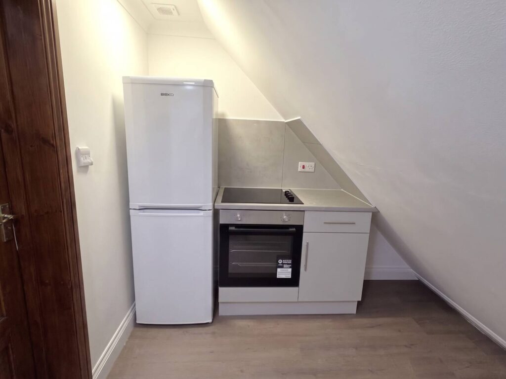 Flat Mostyn Avenue in Greater London