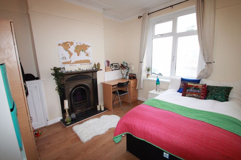 Flat Mundy Place in Cardiff