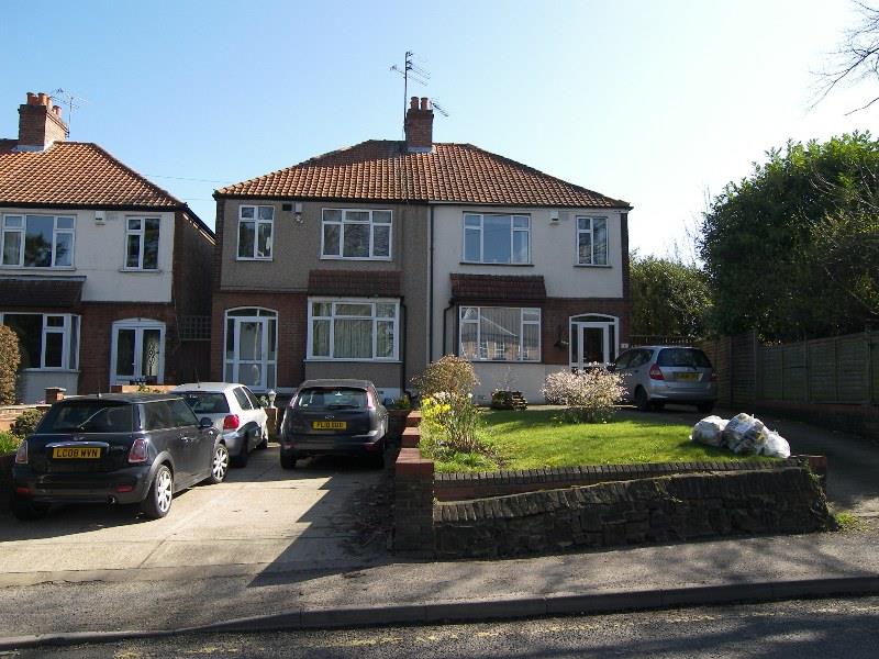 House Kingston Lane in Greater London