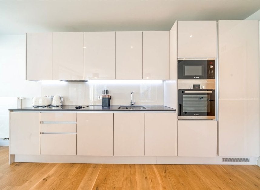 Flat Durham Wharf Drive in Greater London