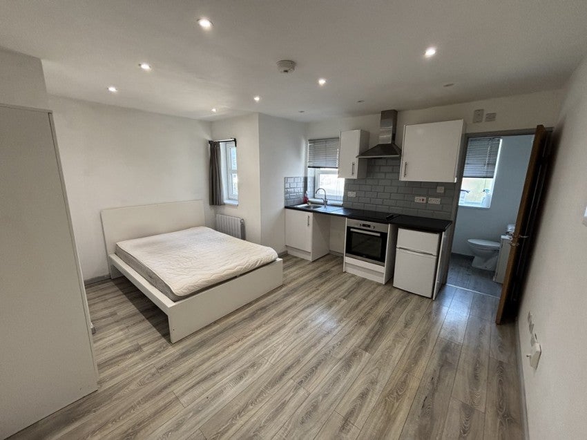 Flat South Front in Southampton