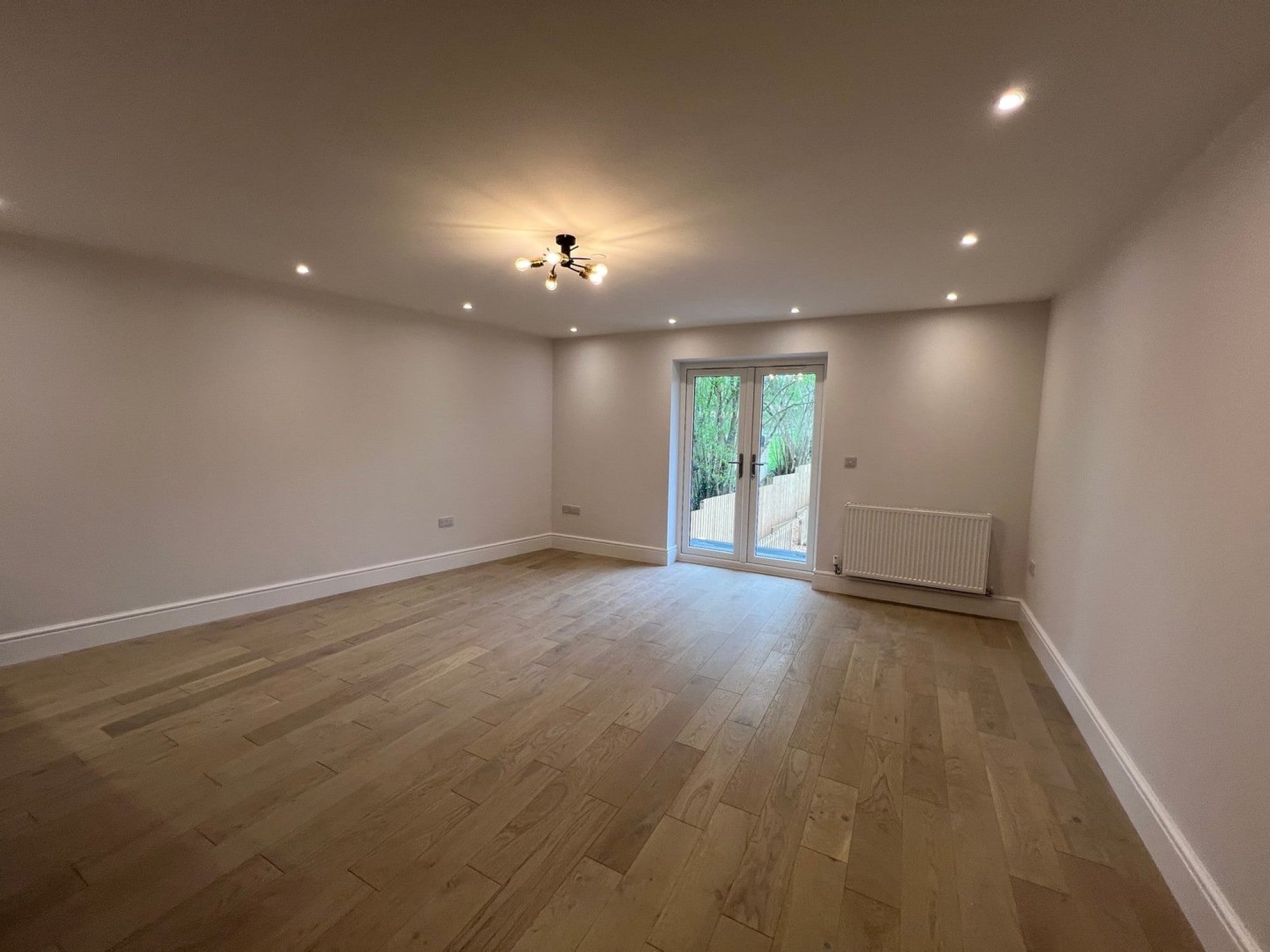 Flat Tregarn Road in Underwood