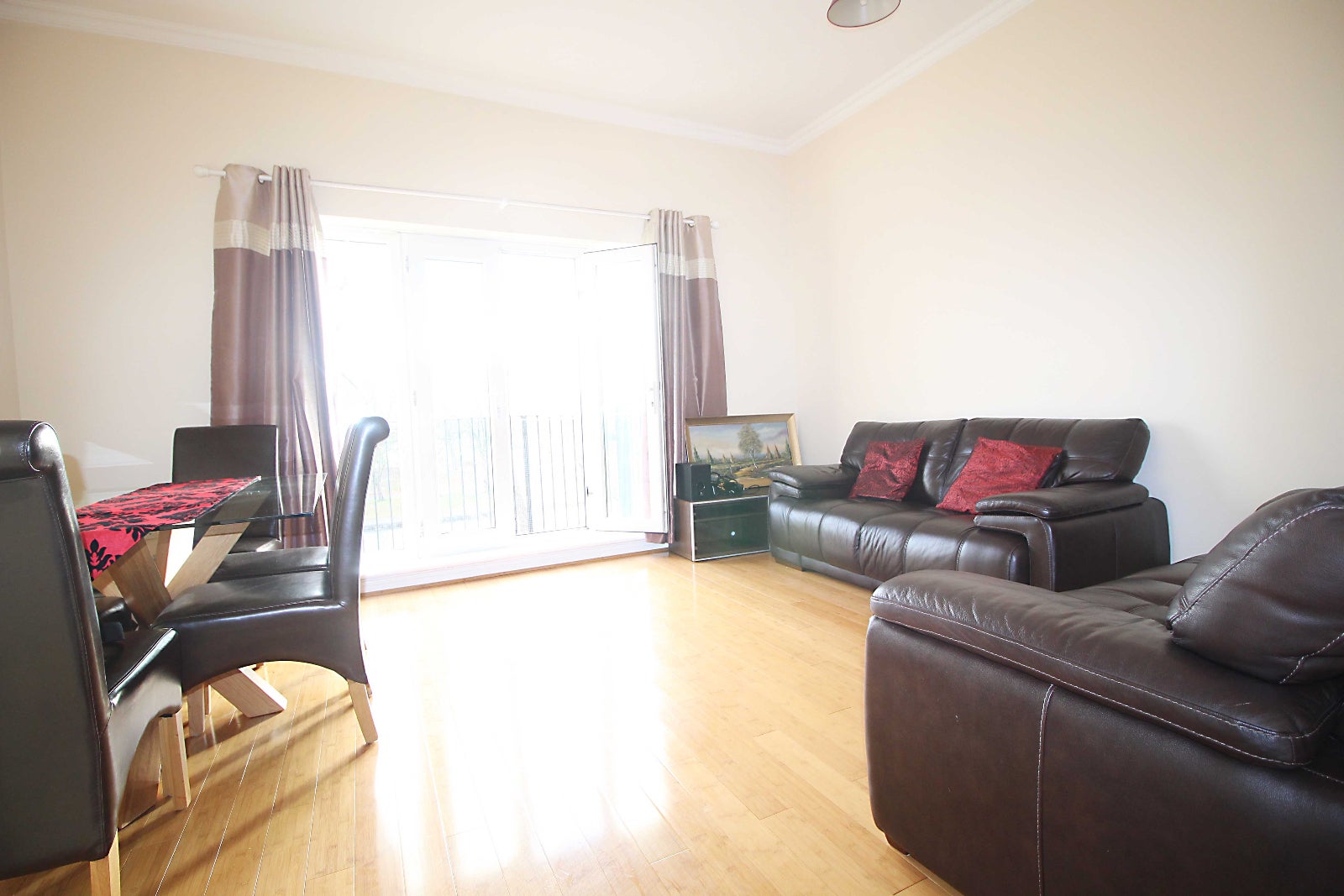 Flat Blackthorn Road in London