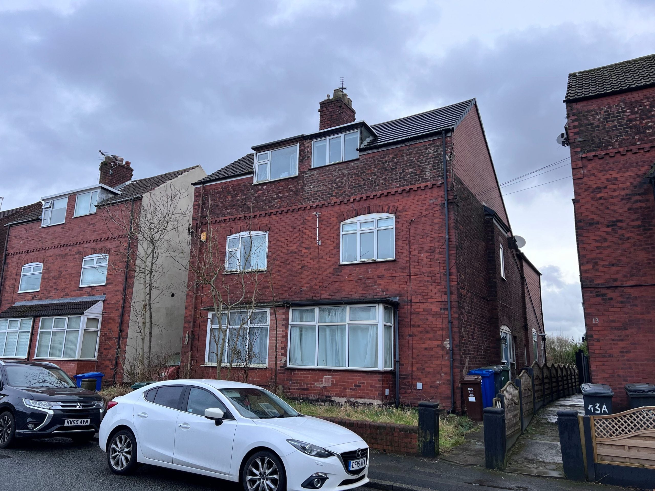 Flat Kingswood Road in Prestwich