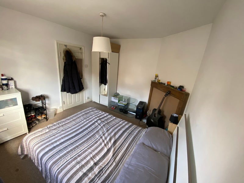 Room Powney Road in Maidenhead