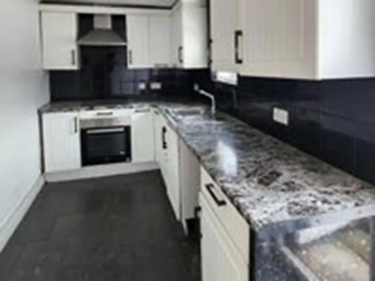 Room Arragon Road in Greater London