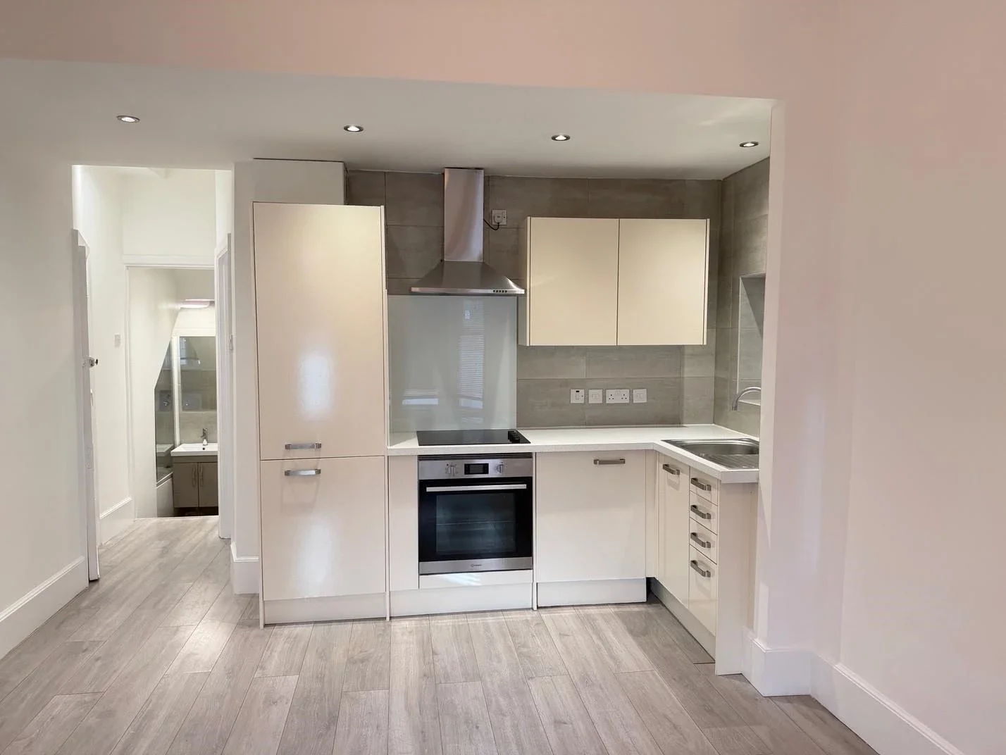 Flat Maygrove Road in Greater London