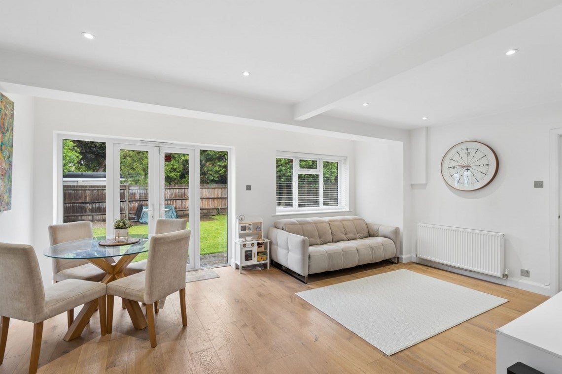 House Denham Walk in Chalfont St Peter