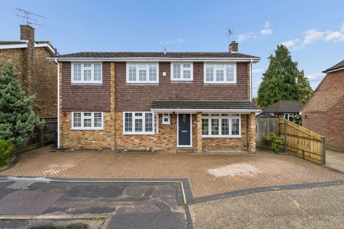 House Denham Walk in Chalfont St Peter
