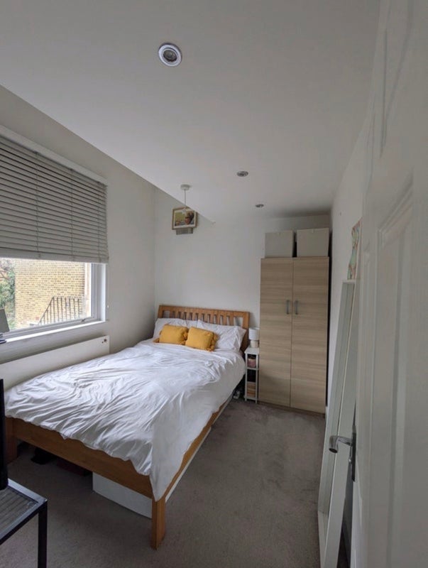 Room Bavent Road in Greater London
