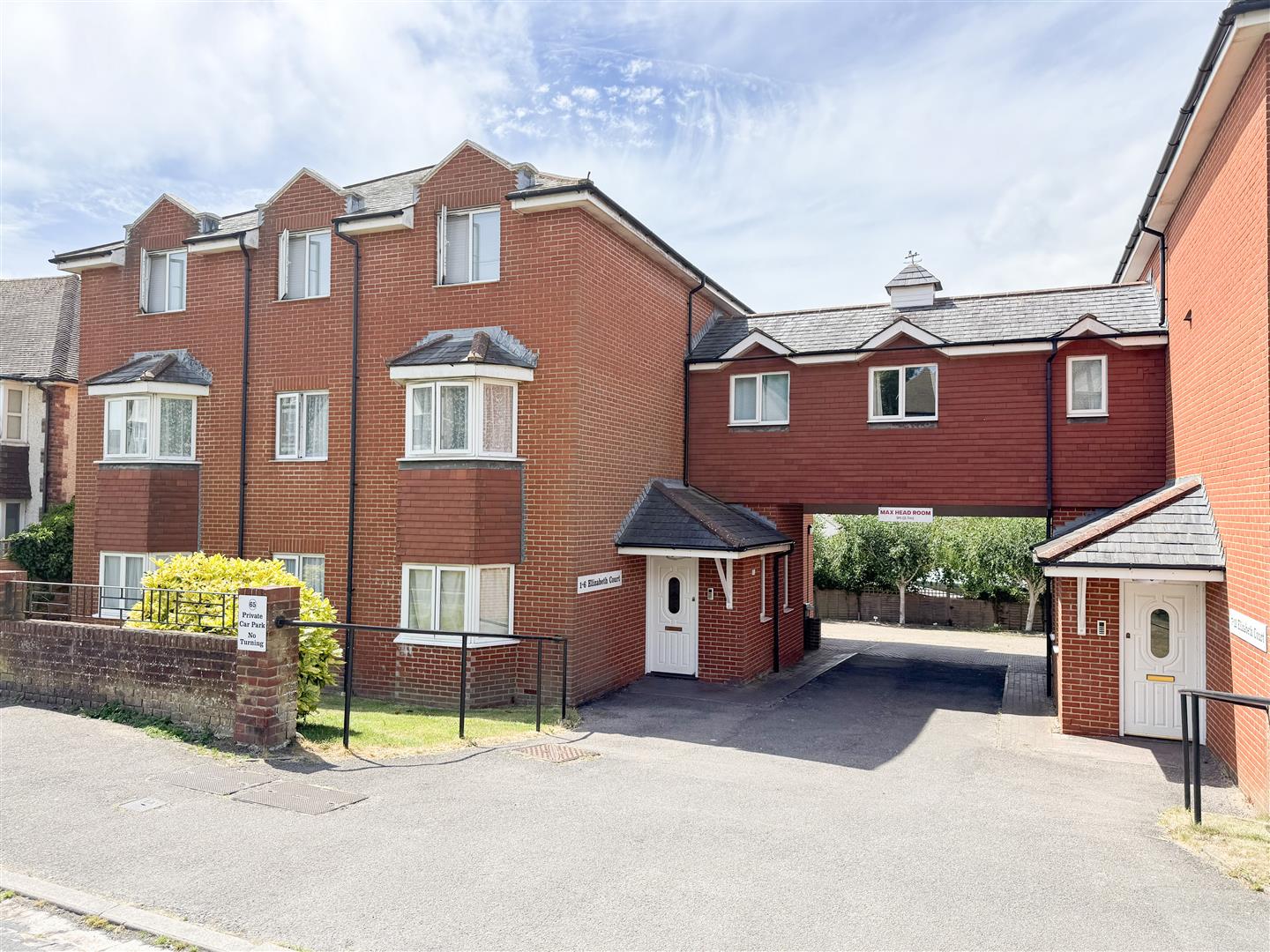 Flat Amherst Road in Rother