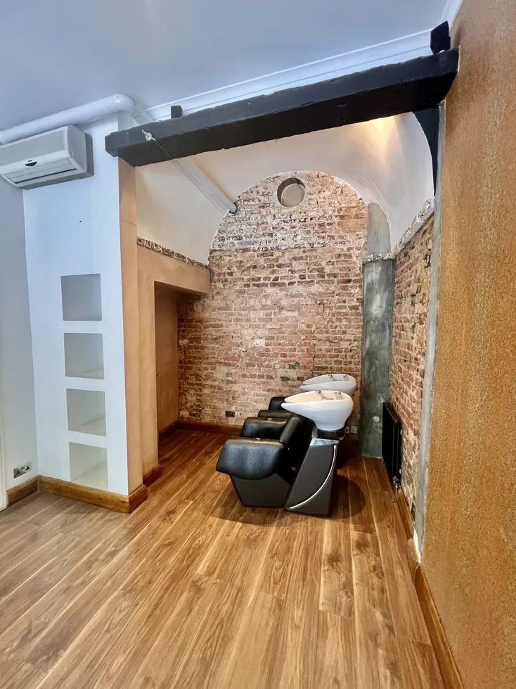 Flat Brondesbury Villas in Greater London