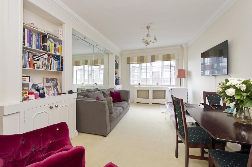 Flat Kensington Church Street in Greater London