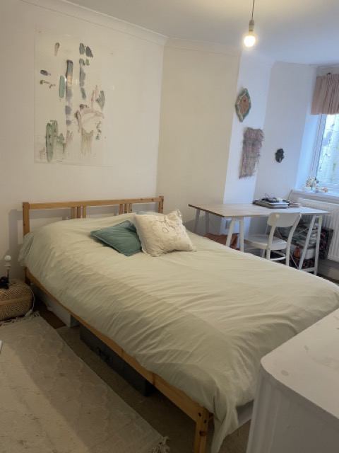 Room Gubyon Avenue in Greater London