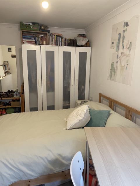 Room Gubyon Avenue in Greater London