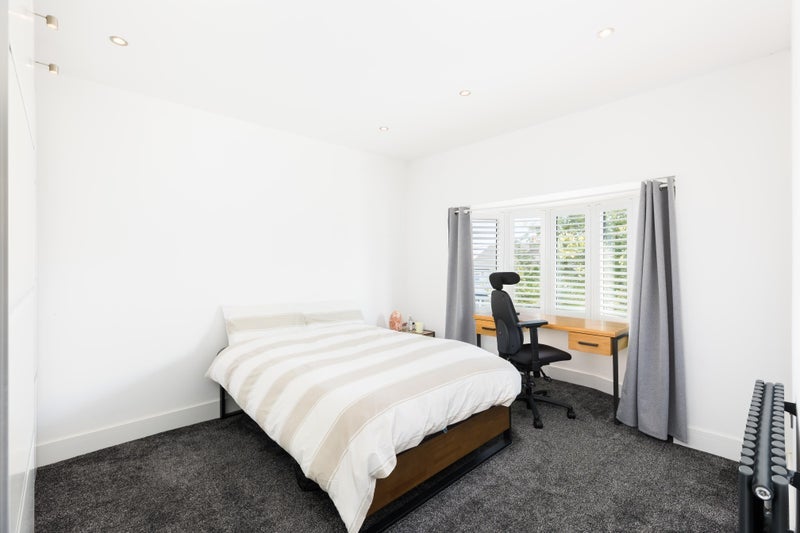 Room Stanley Avenue in Birmingham