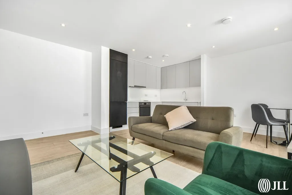 Flat Beaumont Road in Greater London