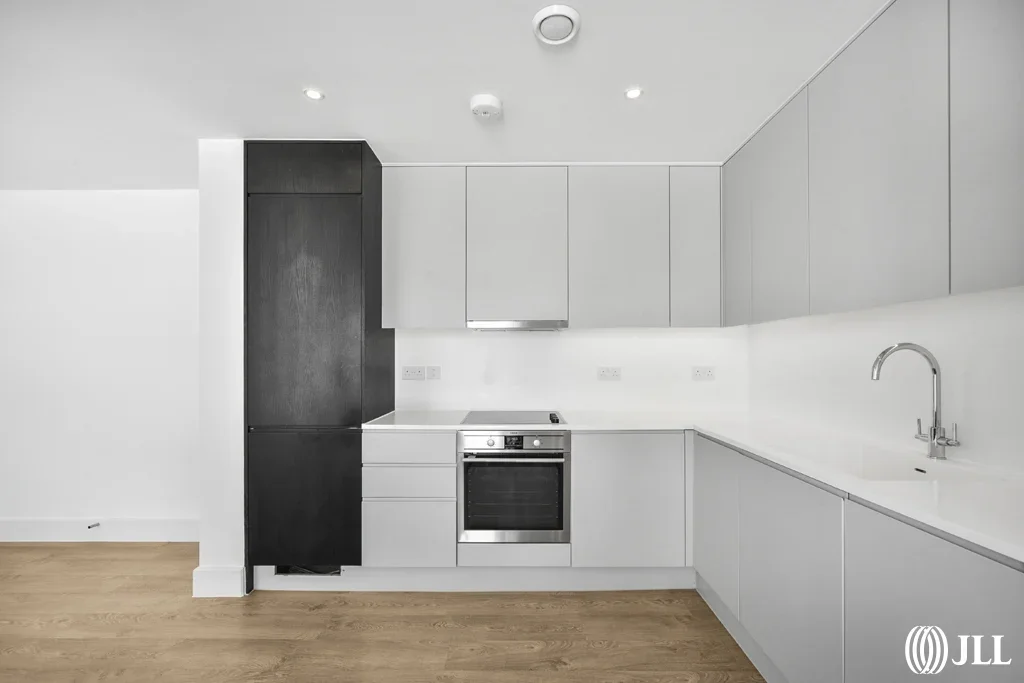 Flat Beaumont Road in Greater London