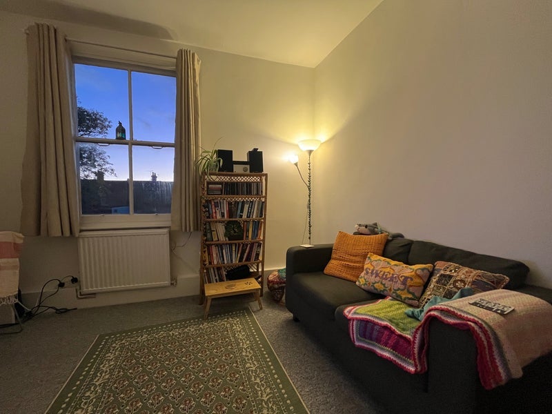 Flat Springall Street in Greater London