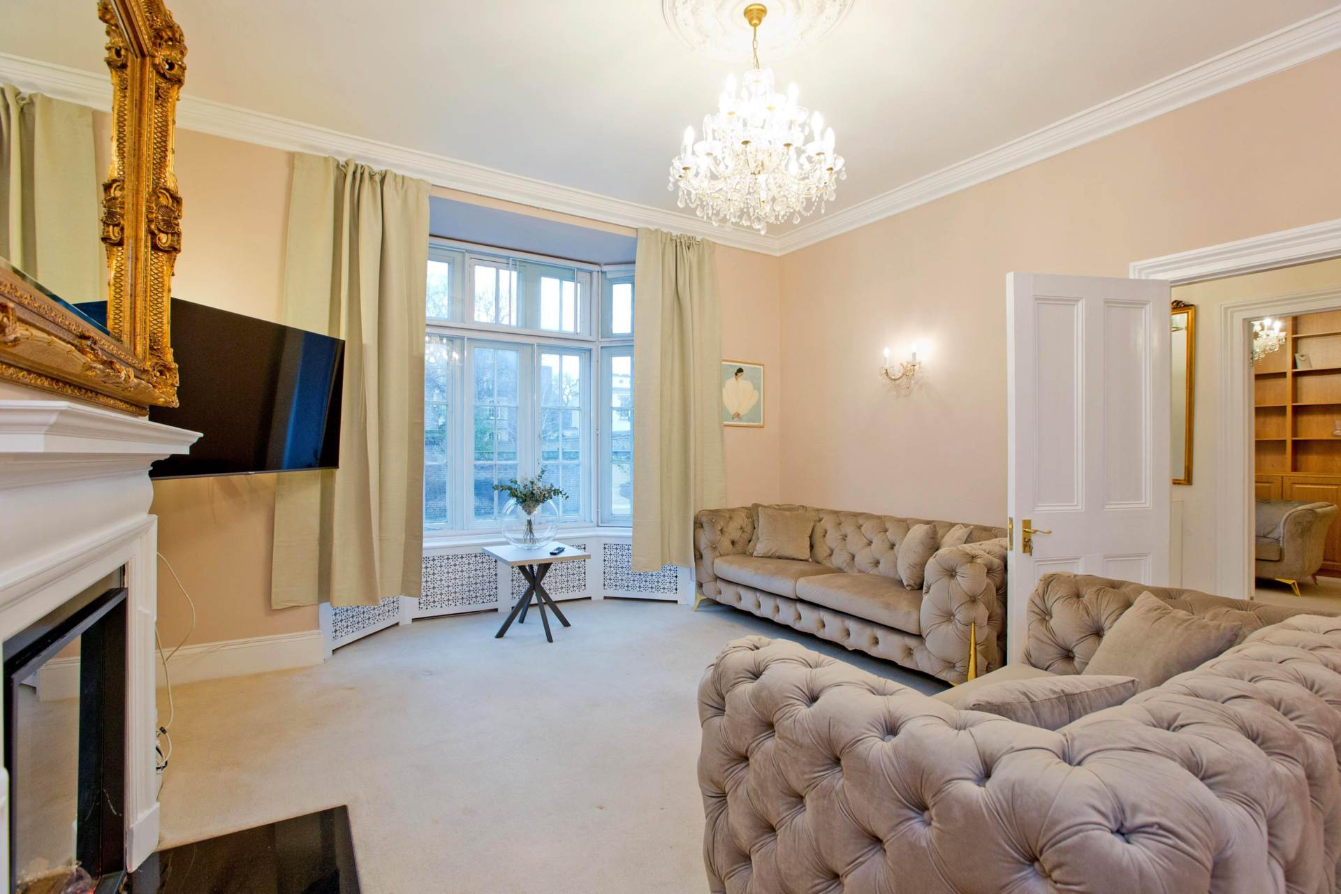 House Park Village West in Greater London