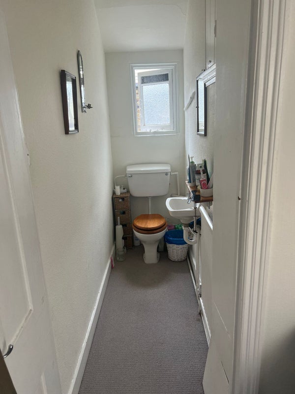 Room Wrentham Avenue in Greater London
