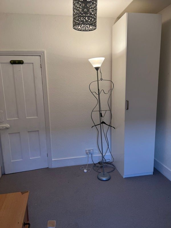Room Wrentham Avenue in Greater London