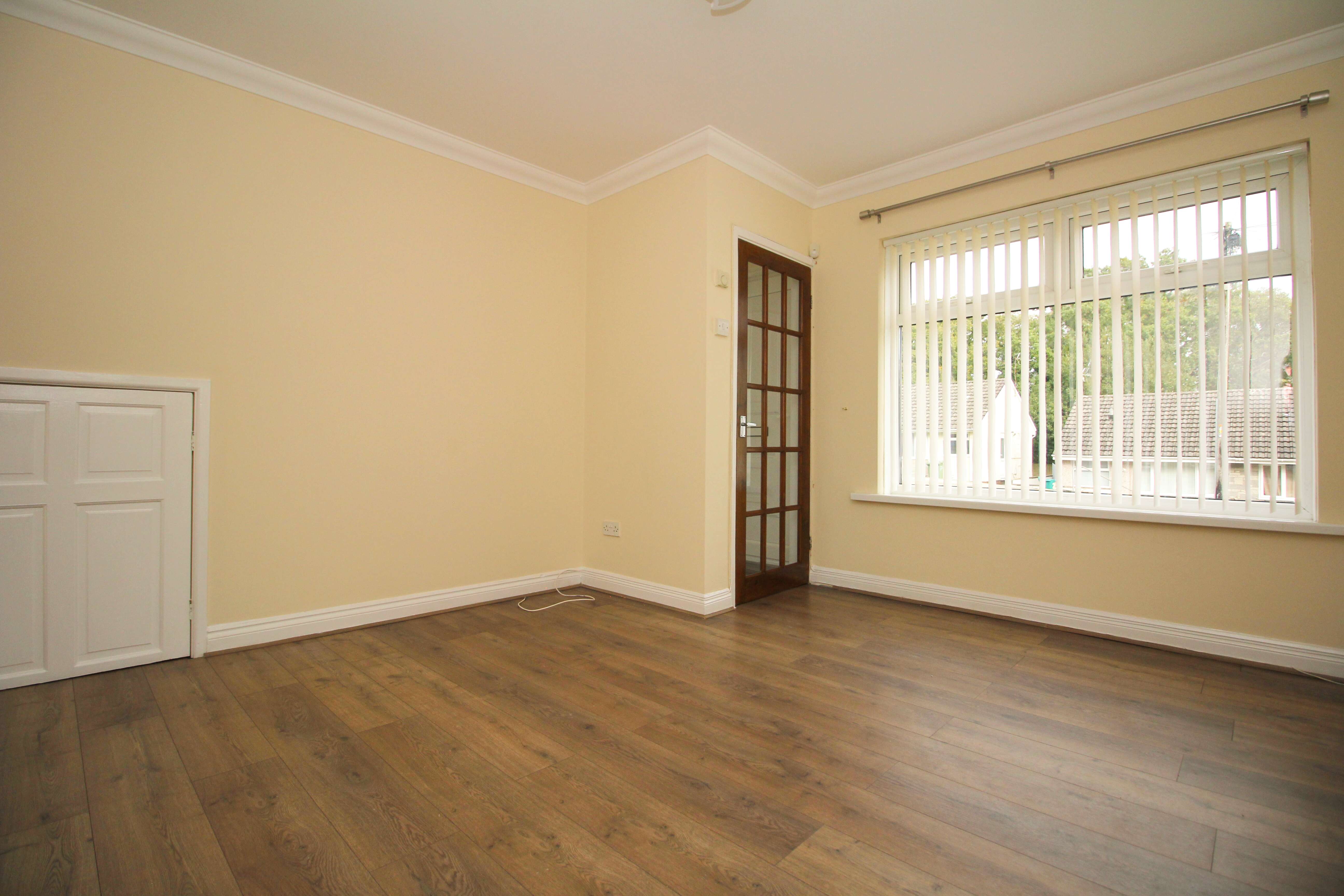 Flat Heol Seward in Beddau