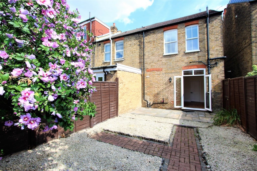 House Salisbury Road in Greater London