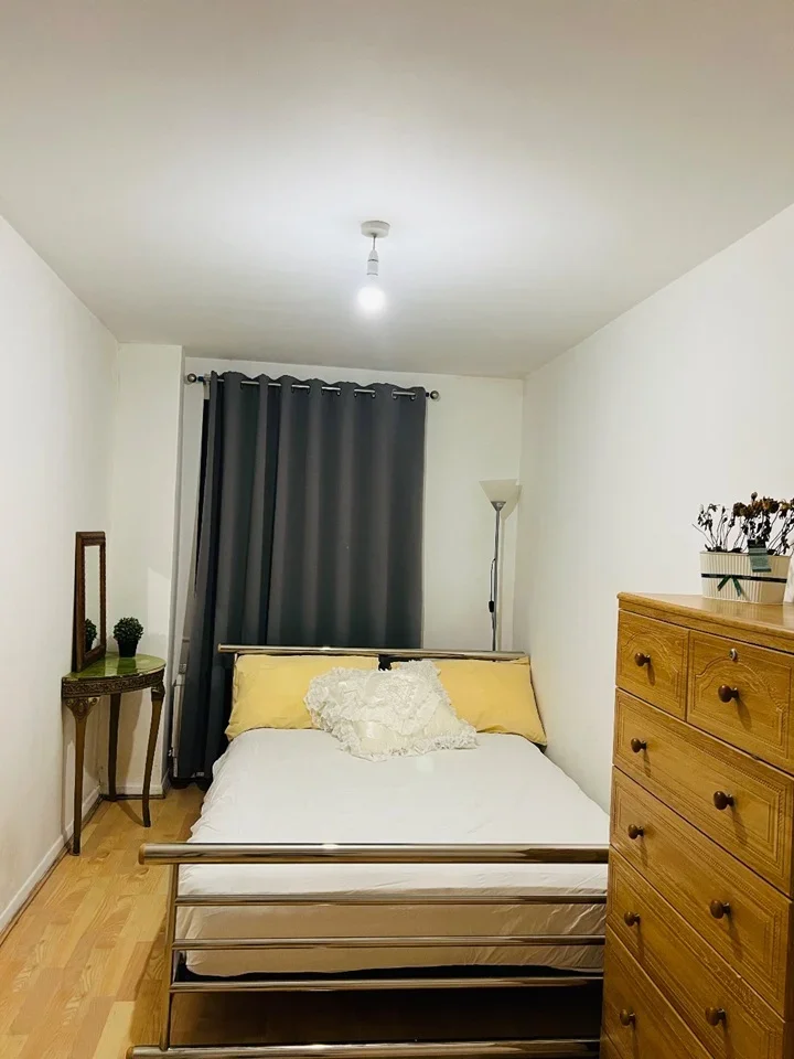 Room Kavanaghs Road in Brentwood