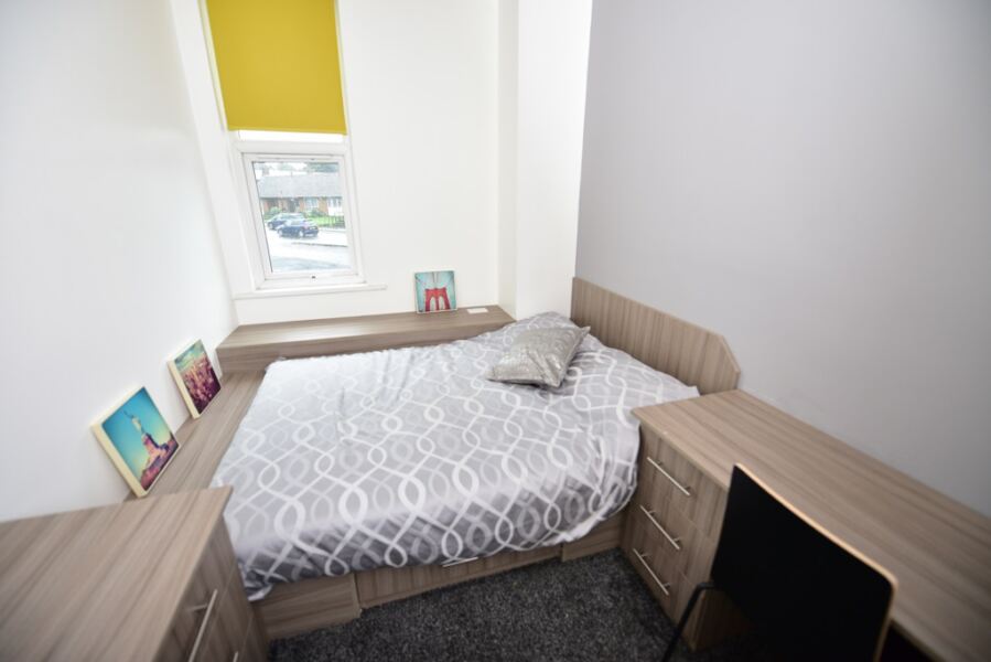 Room Chapel Lane in Leeds