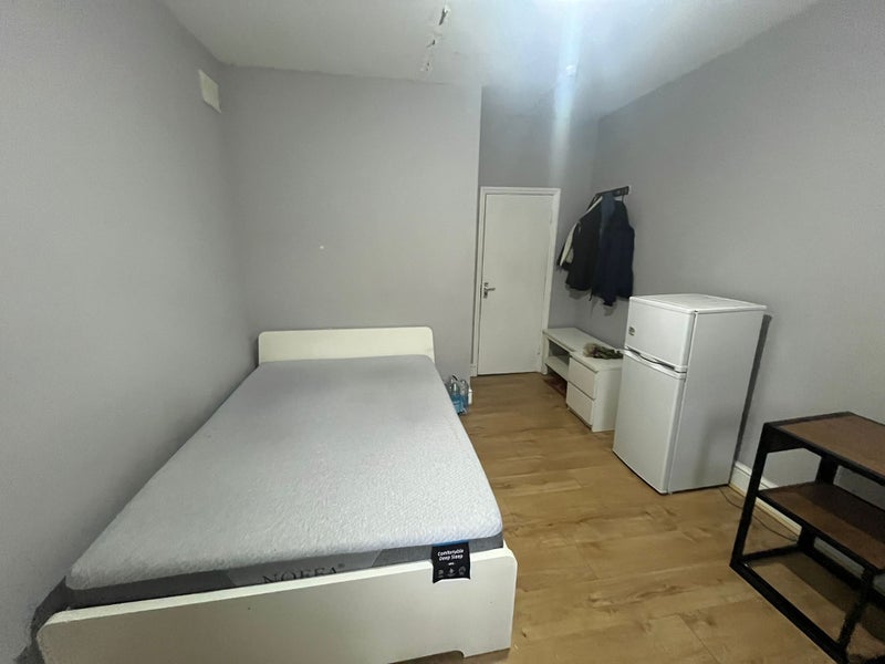 Room Green Lanes in Greater London