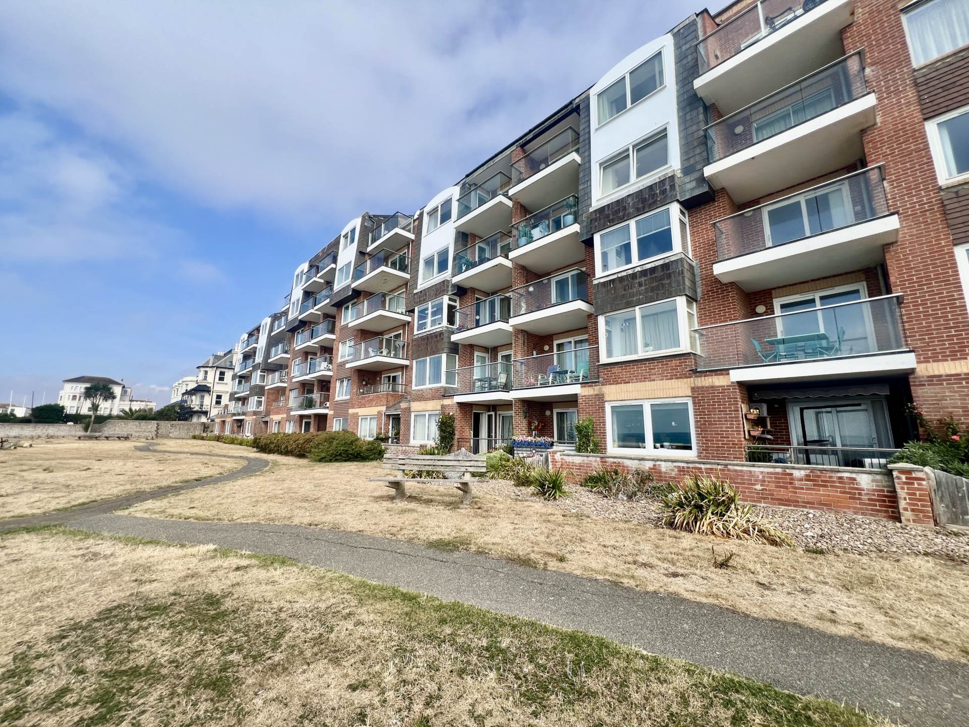 Flat Marine Parade in Arun