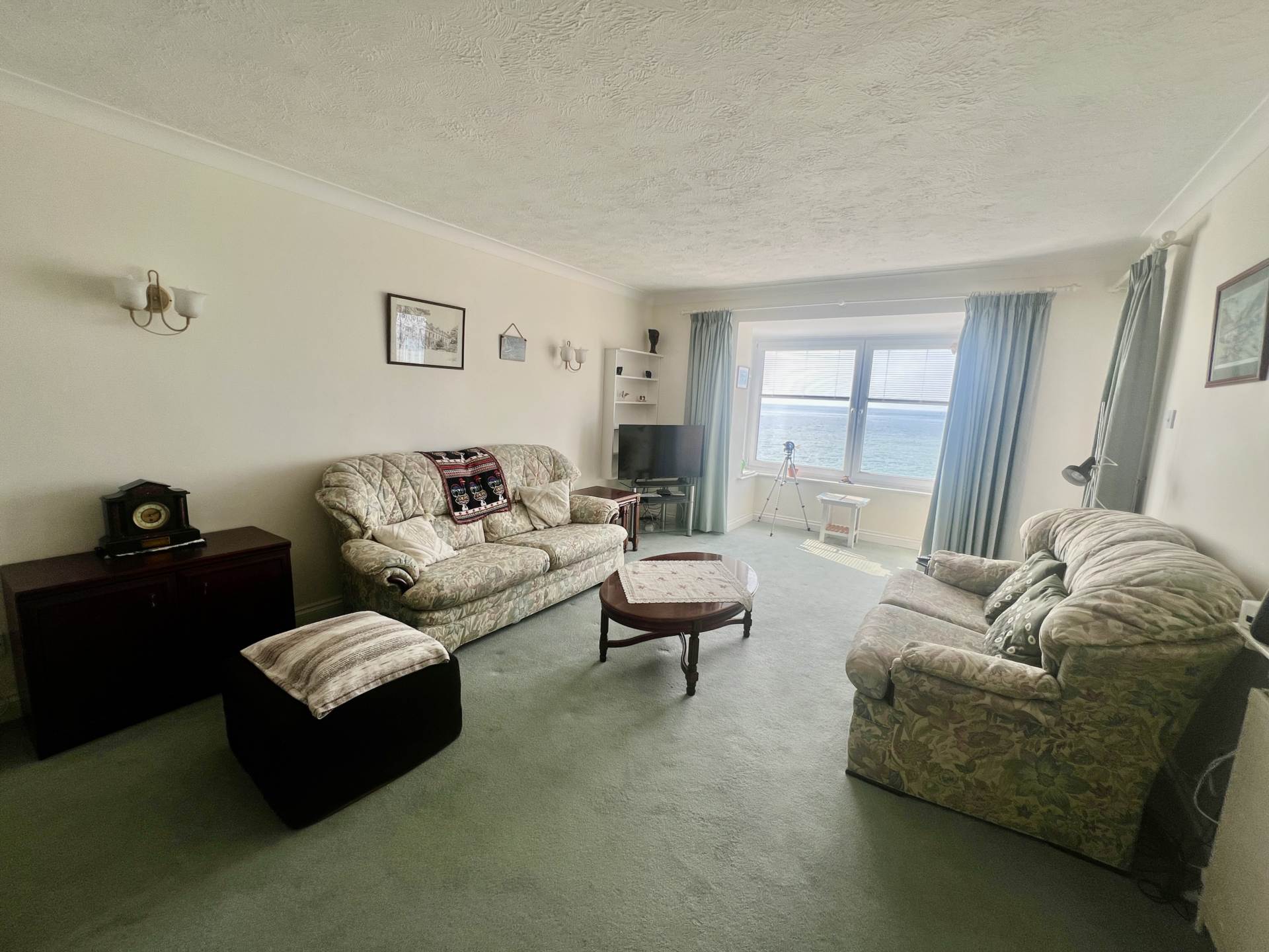 Flat Marine Parade in Arun