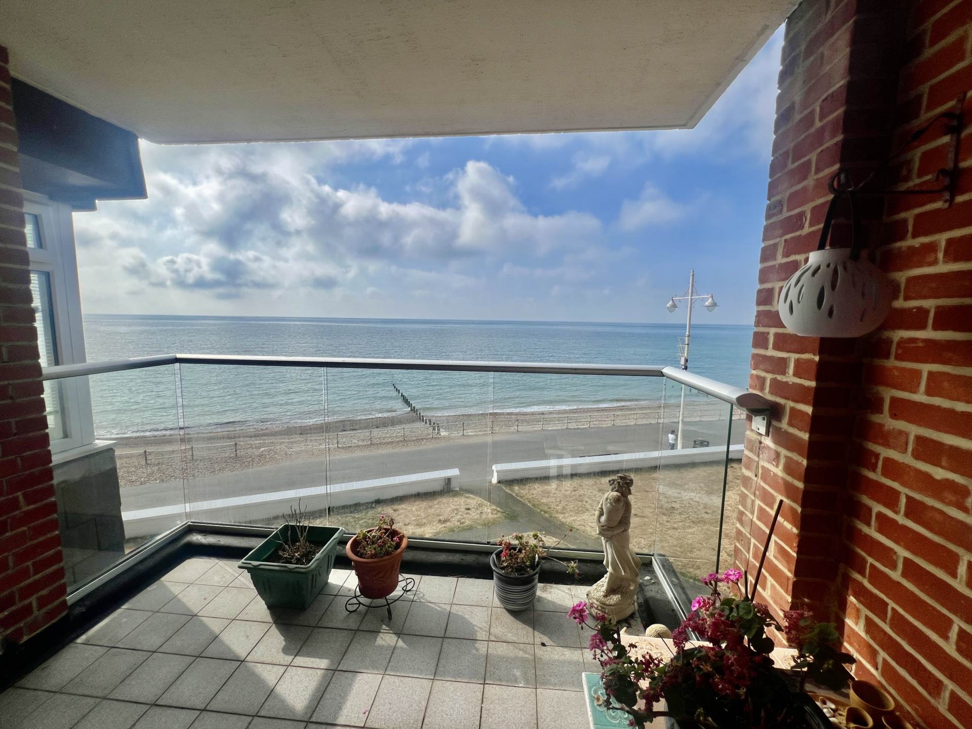 Flat Marine Parade in Arun