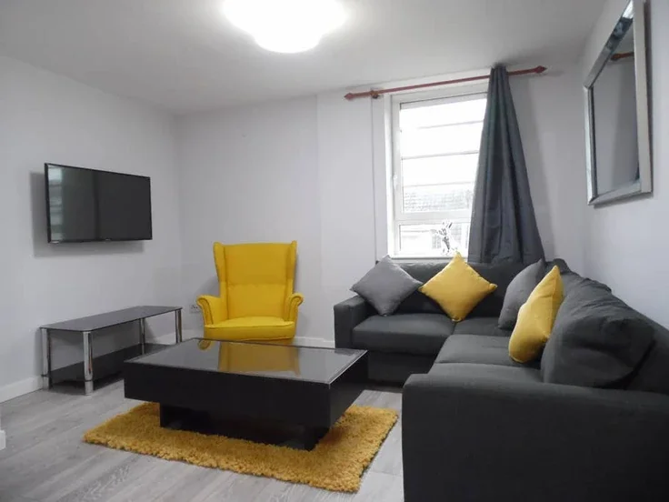 Flat Sauchiehall Street in Glasgow